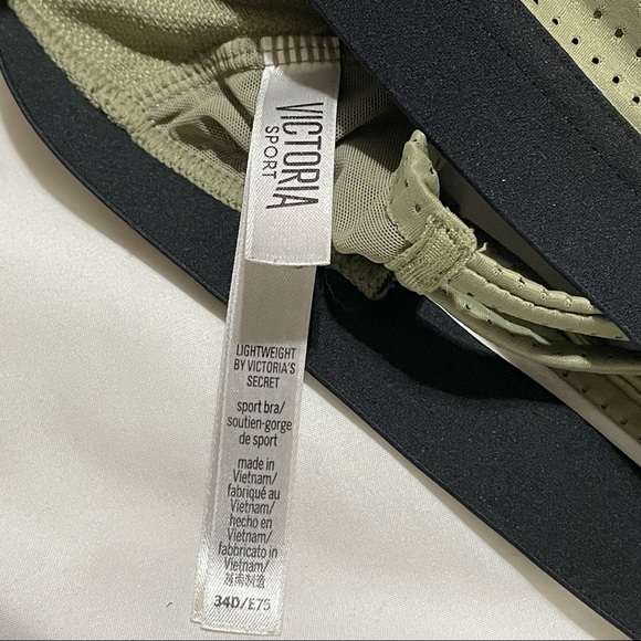 VS Sports Bra - Picture 3 of 3